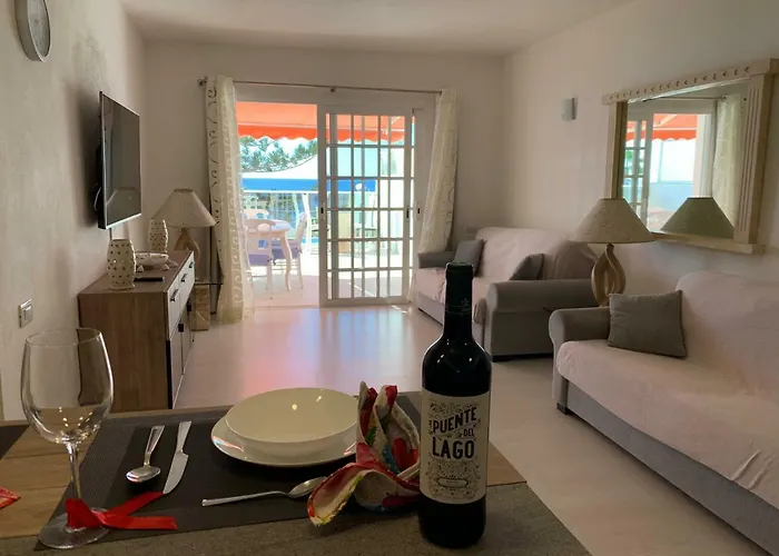 Cristianos View Apartmán *